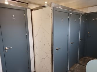 4 Cabinas Caballeros
